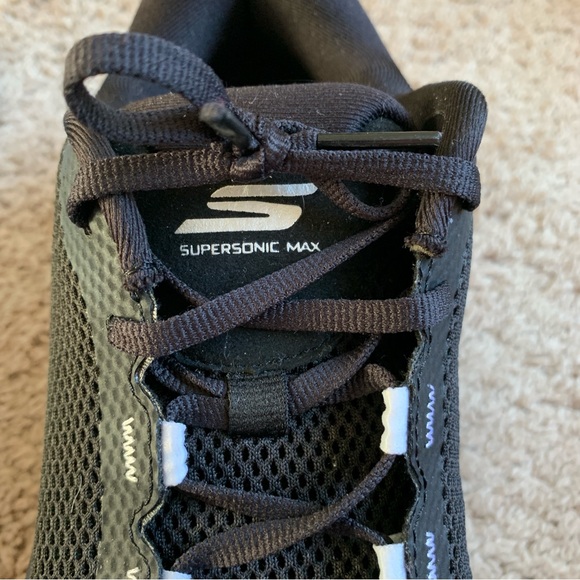 Skechers Sneakers Tennis Shoes GO RUN Supersonic Max Black Size 9.5 Running - Picture 8 of 15
